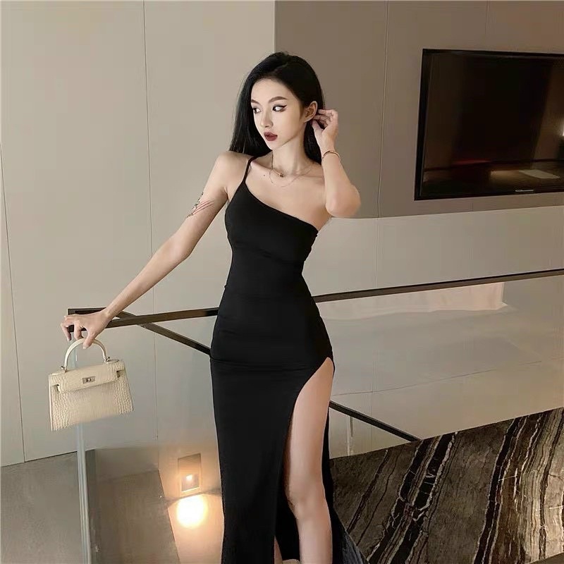 Đầm body lệch vai xẻ đùi