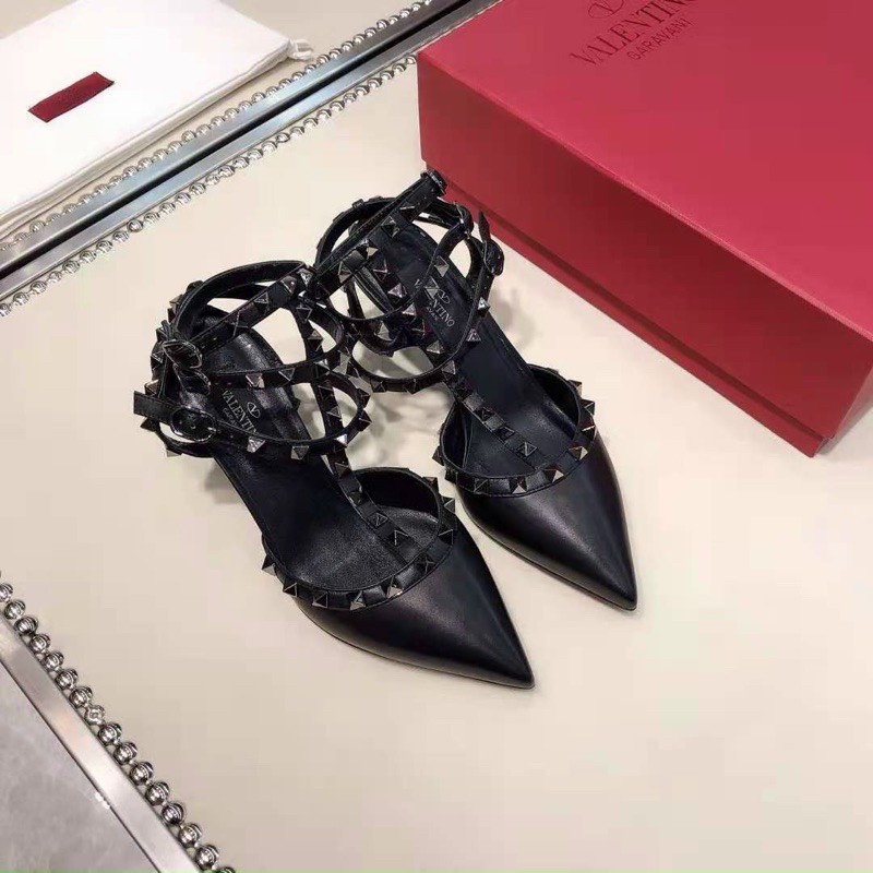 Sandal cao gót Valentino đinh tán