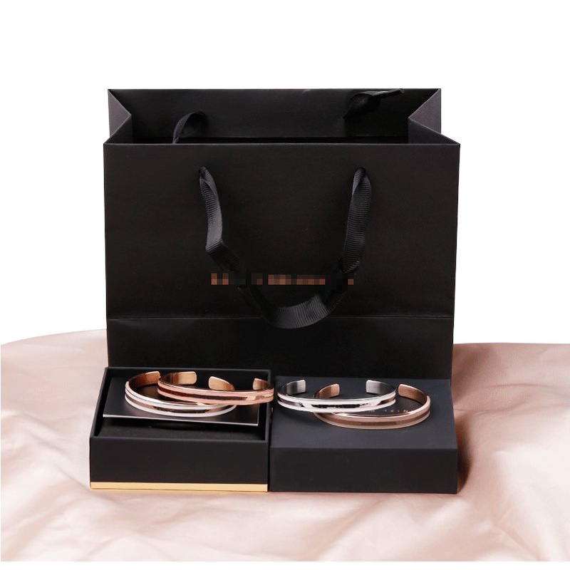 🔥HOT🔥Khắc tên theo yêu cầu Vòng cuff titan nam nữ,vào Ghi Chú hoặc chat shop yêu cầu nội dung cần khắc