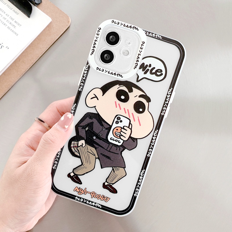 Ốp lưng iphone đẹp Shin Béo trong cạnh vuông viền nổi