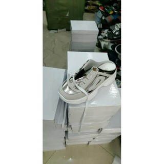 sale (  Bán Chạy ) Sục thể thao ánh bạc co hộp 😍 . 2020 new . 💯 ་ new , ) ! $