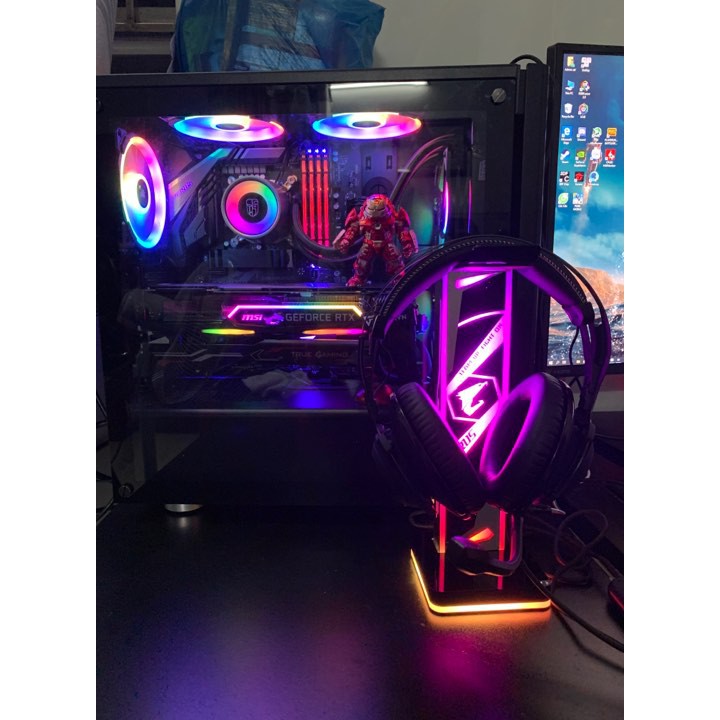 Giá đỡ tai nghe rgb dùng để treo tai nghe loại Premium điều khiển từ xa 300 hiệu ứng PCMASTER