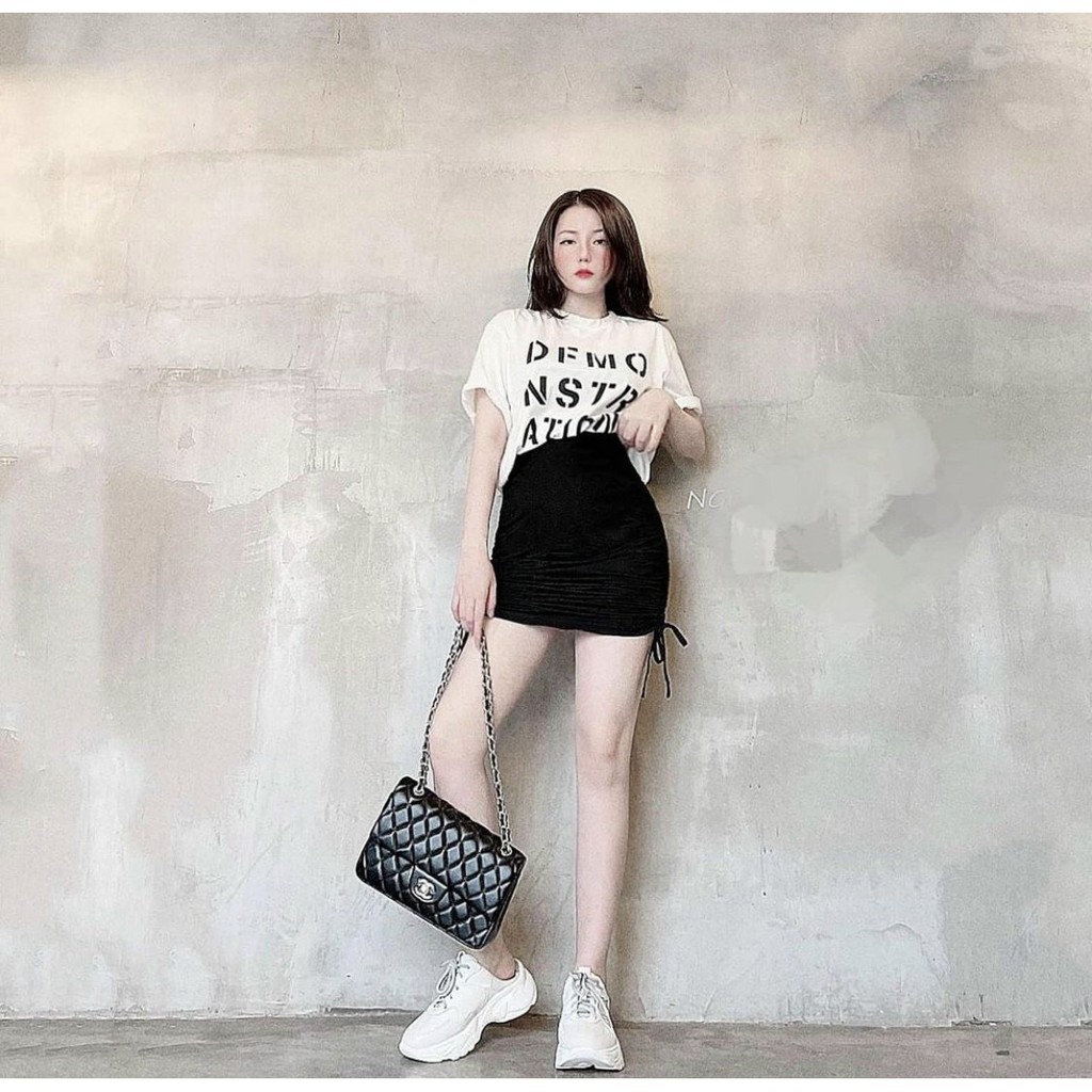 set áo thun in chữ kèm chân váy rút mk