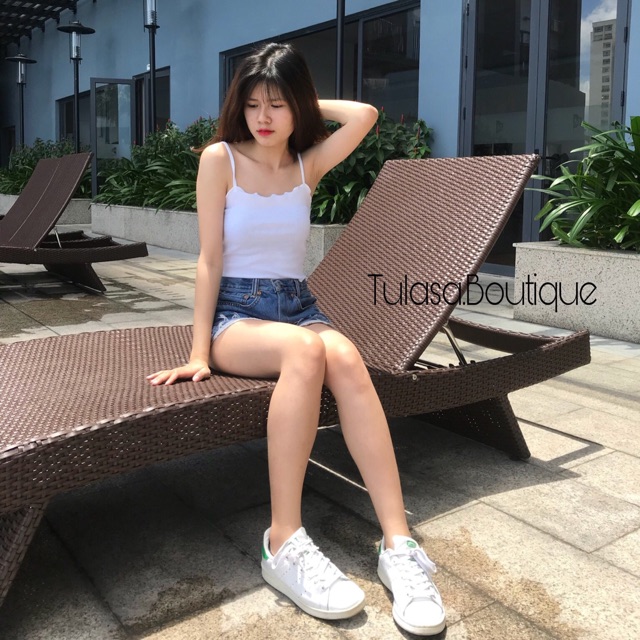 Croptop 2 dây cuốn biên trắng