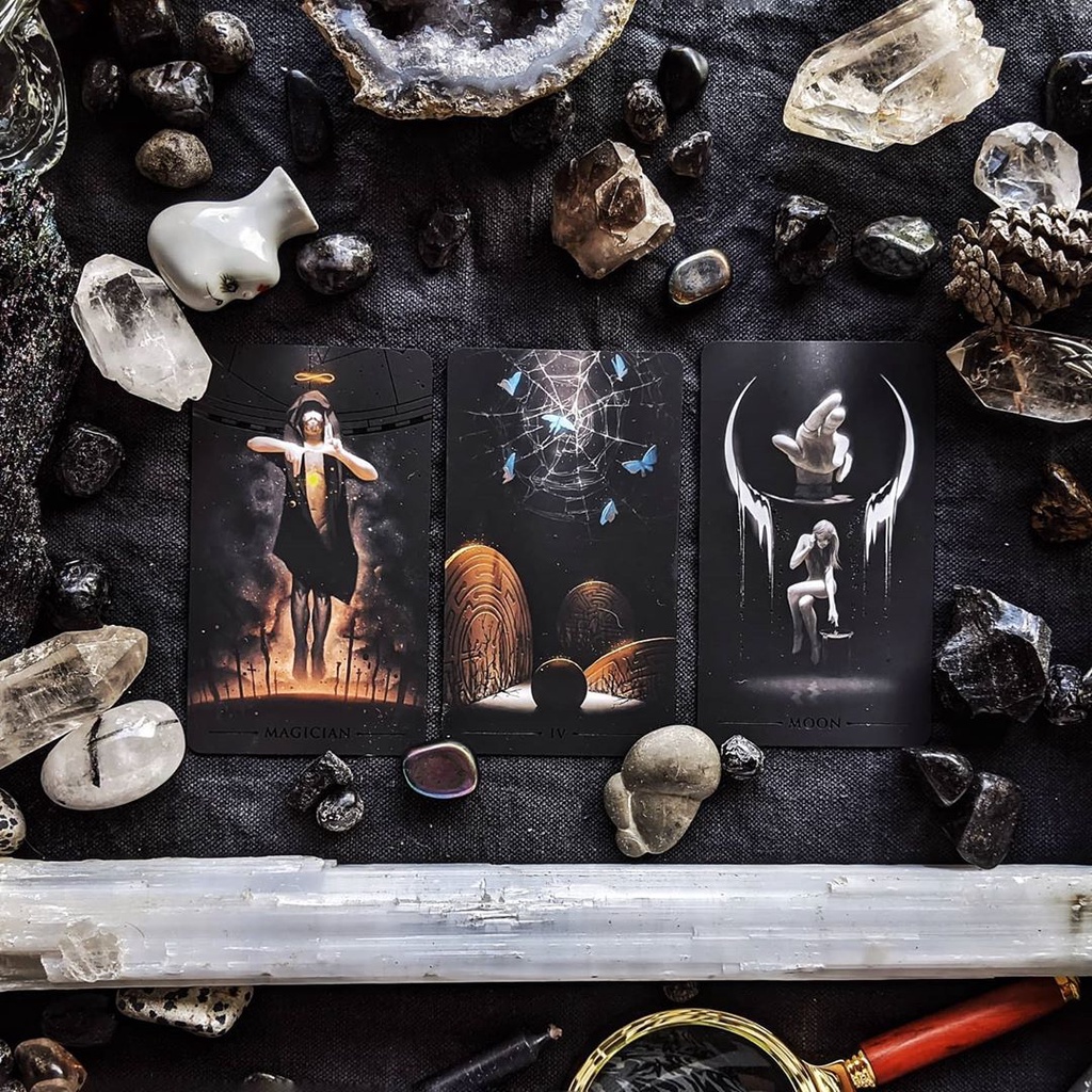 Bài True Black Tarot