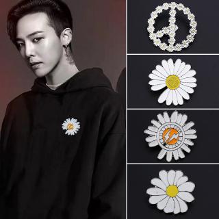 Huy hiệu cài áo hình hoa cúc bằng kim loại