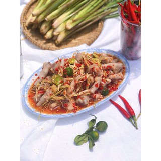 chân gà sốt thái .