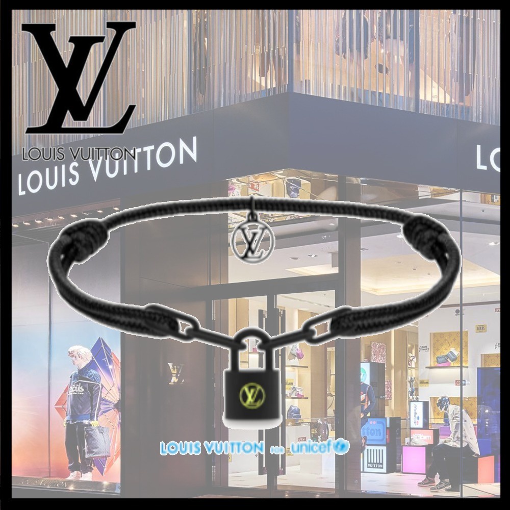 Vòng Tay Chất Liệu Titan Màu Đen Phối Khóa Louis Vuitton 2022