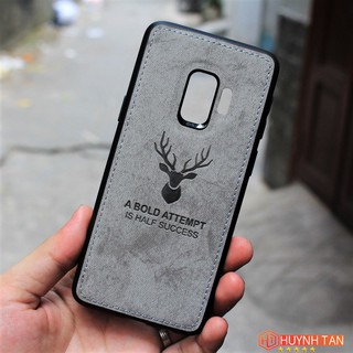Ốp Lưng Samsung S9 Vân Da Khắc Hình Nai Viền Chỉ màu xám
