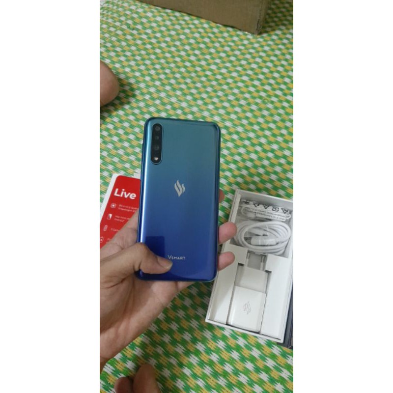 Điện thoại vsmart live 4gb/64gb và 6gb/64gb cũ giá rẻ fullbox