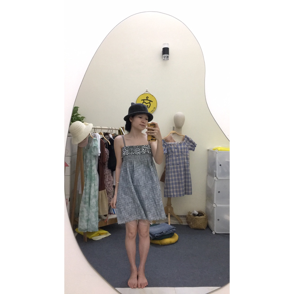 Váy 2 dây viền kim tuyến siêu sang choảnh