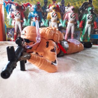 Đồ chơi người lính bò