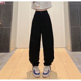 Quần joggers đính nút