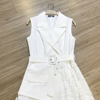 Váy cổ vest nhấn nắp túi
