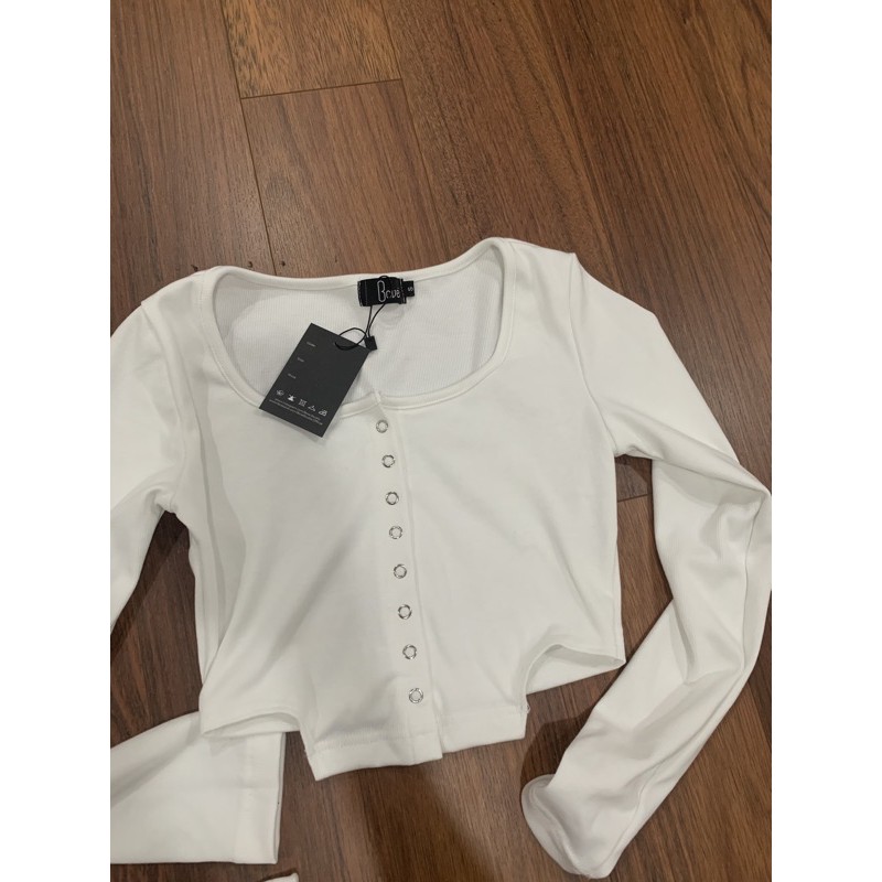 Áo croptop cổ vuông nút bấm (kèm ảnh thật)