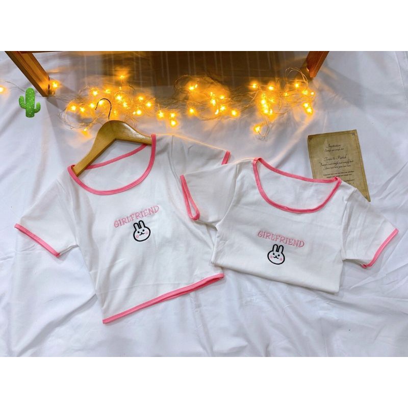 Áo croptop viền hồng thêu thỏ