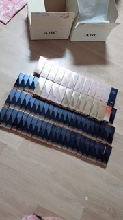 Kem mắt AHC