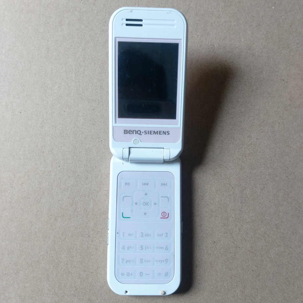 Điện thoại BenQ-Siemens A53 2 màn hình gập chỉ máy và pin ko nắp như hình ko biết hư nên ae nguyên c