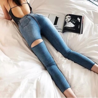 Skinny jean rách sau đùi