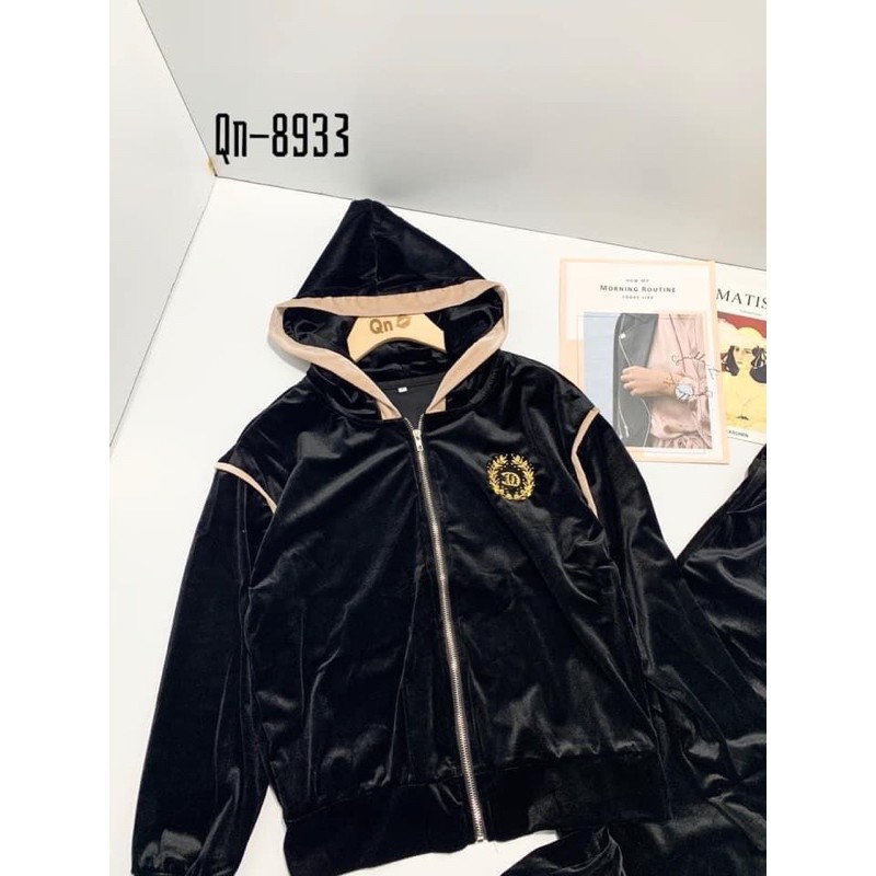 Bộ nhung có mũ huy hiệu dành cho nữ