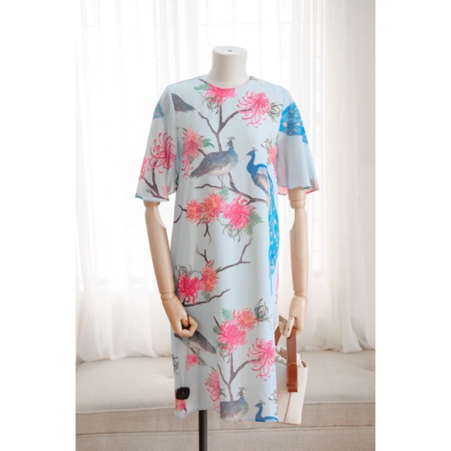 Ceci Cela - Đầm Peacock Dáng Suông Tay Rũ