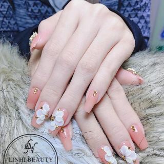 Móng tay ( nail ) thiết kế có hình thật