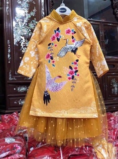 Áo dài diện Tết cho bé