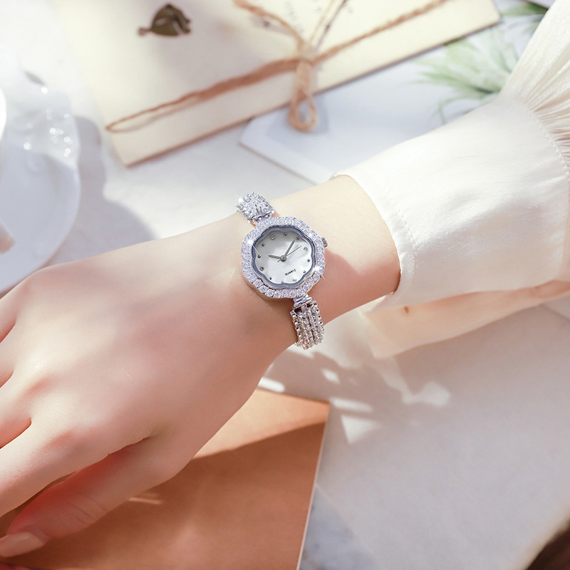 Đồng Hồ Nữ Dây Da Mặt Tròn Đính Đá Thời Trang