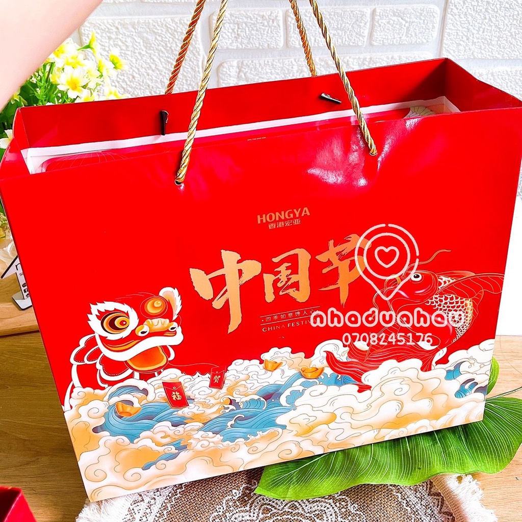 HOT- Hộp thiếc hộp quà Tết hình Lân Sư Rồng bánh qui cookies mix đủ loại Hongya Hongkong hộp lớn 490g/630g