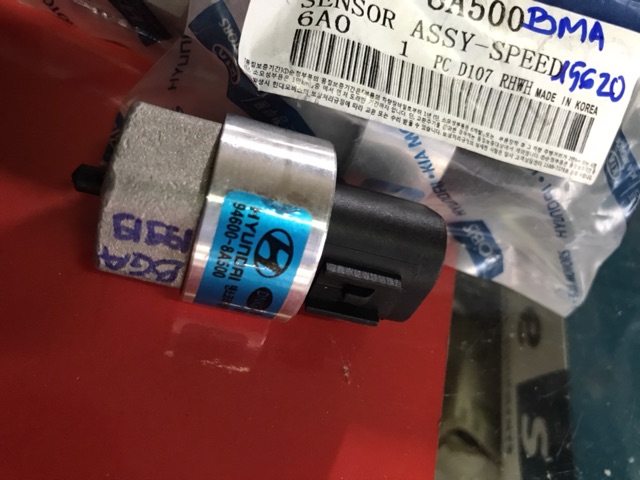 Cảm biến tốc độ 946008A500 cho Univer, County, Mighty