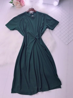 Đầm xoắn eo form oversize