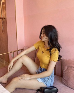 ÁO CROPTOP KHOÉT TIM
