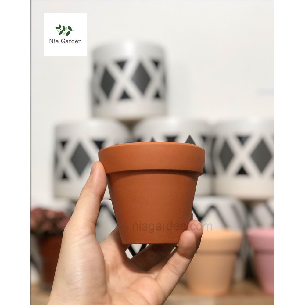 Chậu đất nung trồng sen đá xương rồng gờ cao nâu nhỏ 7.5 x 7.5cm Nia Garden N3