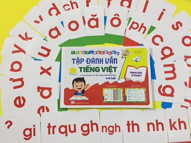 Combo Toán Tư Duy và Tập Đánh Vần Tiếng Việt + tặng bộ thẻ chữ 42 thẻ