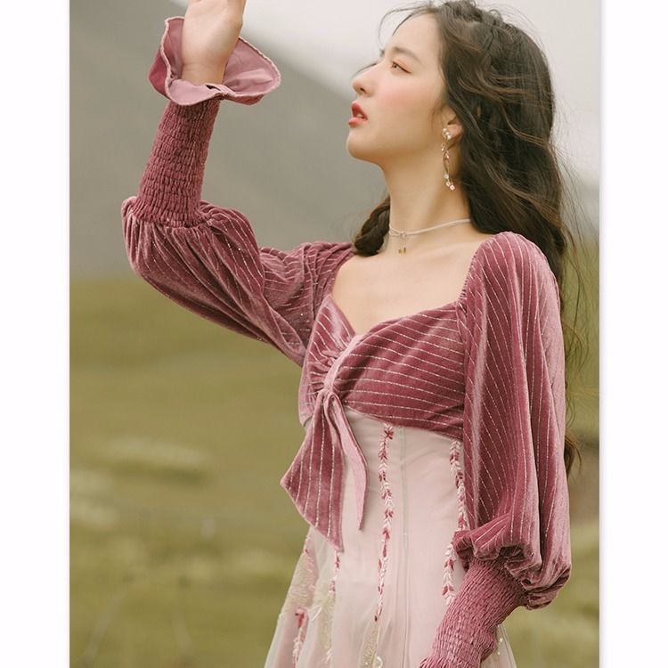 BUTTERFLY Đầm Nhung Tím Thêu Họa Tiết Bướm Thời Trang Nữ Tính | BigBuy360 - bigbuy360.vn