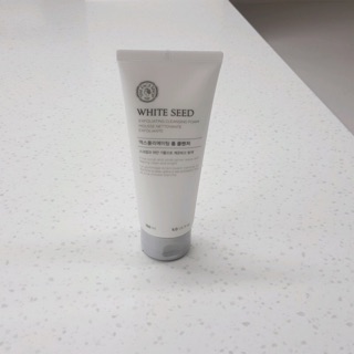 Sữa rửa mặt làm trắng da White Seed Exfoliating Foam Cleanser