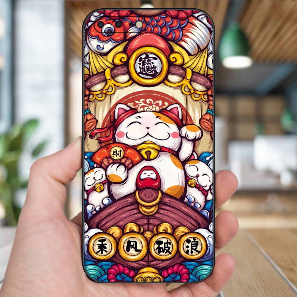 Ốp lưng iPhone 7 Plus, 8 Plus dẻo đen cạnh vuông in hình Mèo Thần Tài dễ thương