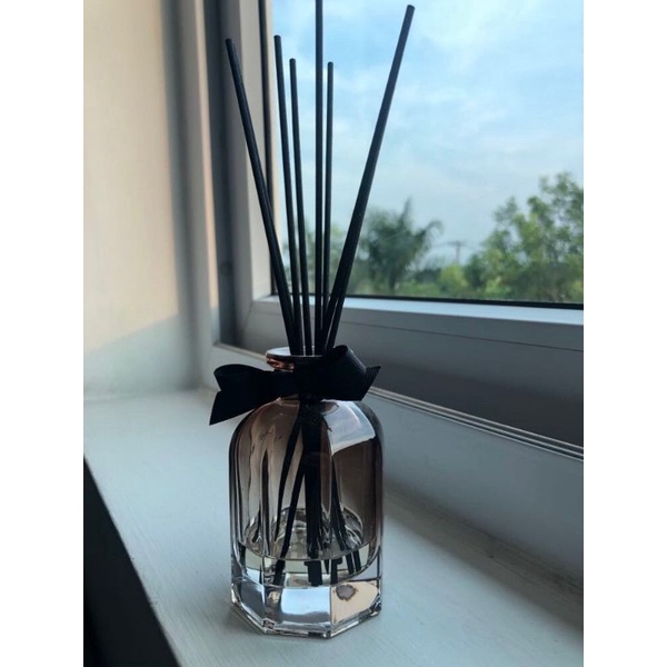 Tinh dầu thơm, tinh dầu khuếch tán Ember Brown nơ đen