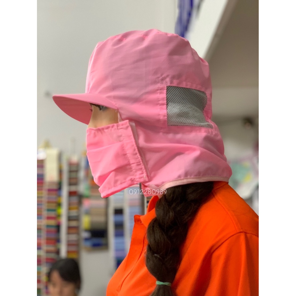 Nón kết trùm có khẩu trang vải silk màu hồng dùng trong ngành thực phẩm, thủy sản _ Hình chụp thật