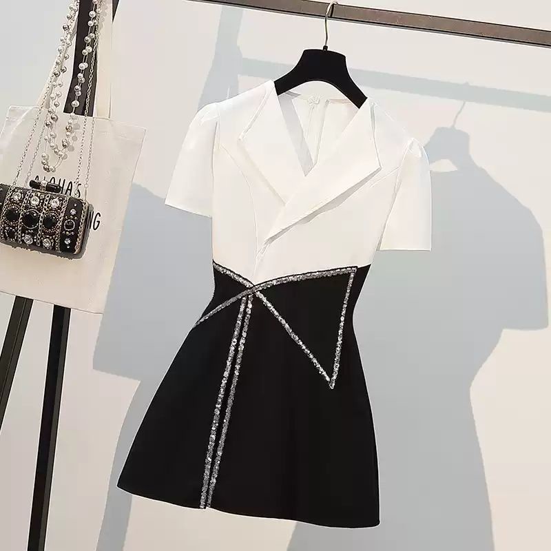 Large size women's clothing fat sister 2022 summer suit Women's Western style age-reducing slimming belly-covering dress shorts two-piece suit summer thin