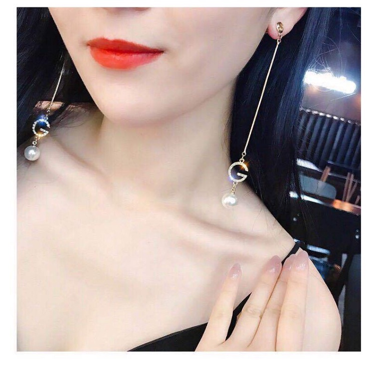 Hoa tai nữ tua rua chữ G