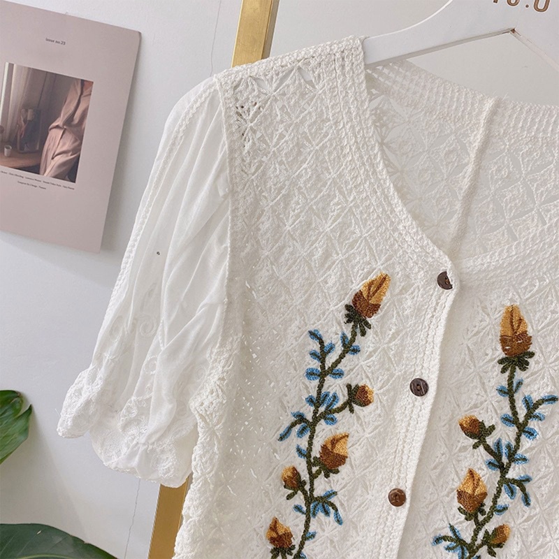 Áo Lửng Chiffon Tay Ngắn Cổ V Phối Ren Họa Tiết Hoa Thời Trang Cho Nữ