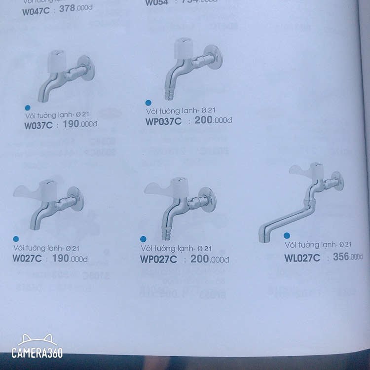 Vòi nước gắn tường WP027C răng 21 thương hiệu Caesar - có mỏ dùng để gắn ống mền kéo dài