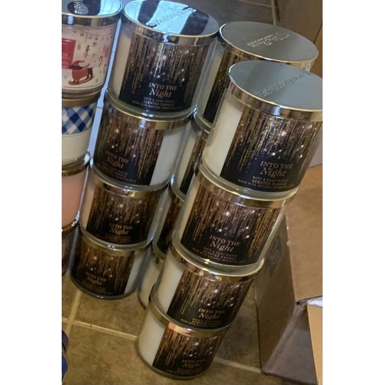 Nến thơm 3 bấc 3 wicked Candle Bath and Body Works Into the night, gingham, fresh cut lilacs, champagne toast