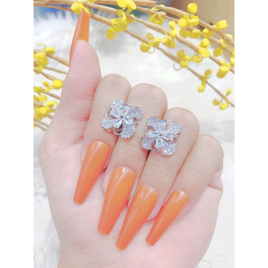 Bông tai nữ - phụ kiện nail đính đá UHA, chuôi cài chắc chắn, kiểu dáng hiện đại, thu hút, sang trọng B99