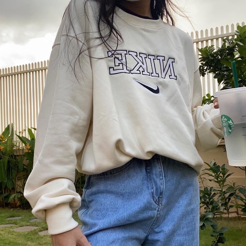 Áo Sweater thêu logo oversize dáng rộng
