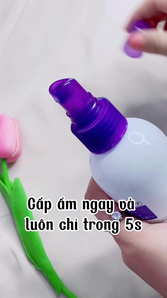 Xịt khoáng dưỡng ẩm và làm sáng da Reihaku Hatomugi 250ml | BigBuy360 - bigbuy360.vn