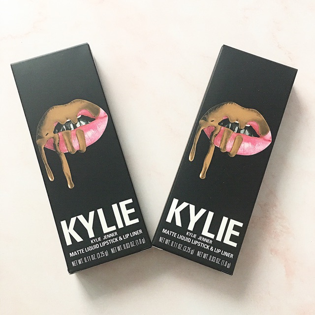 Set Son lì Kylie màu-Butternut(vàng đồng)(3.25g) + chì kẻ viền môi cùng tone (1g) - USA