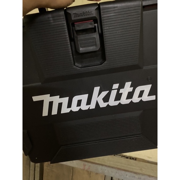 Thùng makita 40vmax