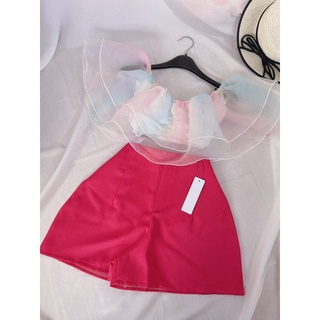 Set áo trễ vai cầu vồng và quần short bóng hồng
